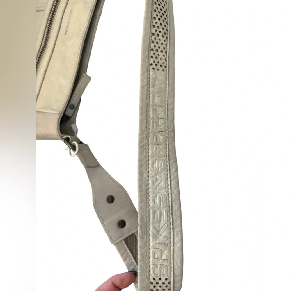 Spikes and Sparrow White Leather Shoulder Bag Purse